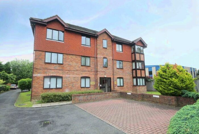 1 Bedroom Flat To Rent In Oldfield Road, Hampton, TW12