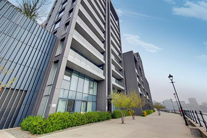 1 Bedroom Flat To Rent In Ravensbourne Apartments, Central Avenue, Fulham, SW6