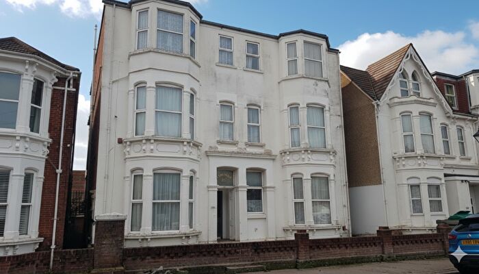 1 Bedroom Flat For Sale In Worthing Road, Portsmouth, Hampshire, PO5