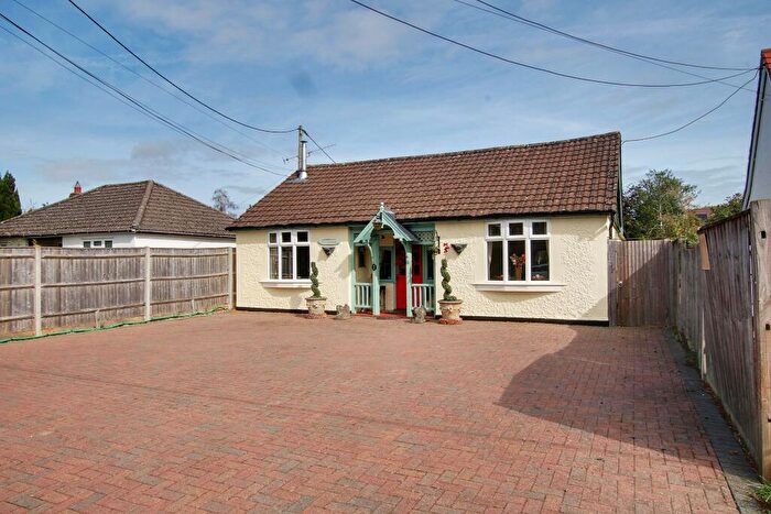 3 Bedroom Detached Bungalow For Sale In Romsey, SO51