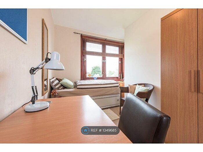 3 Bedroom Flat To Rent In Froghall Road, Aberdeen, AB24