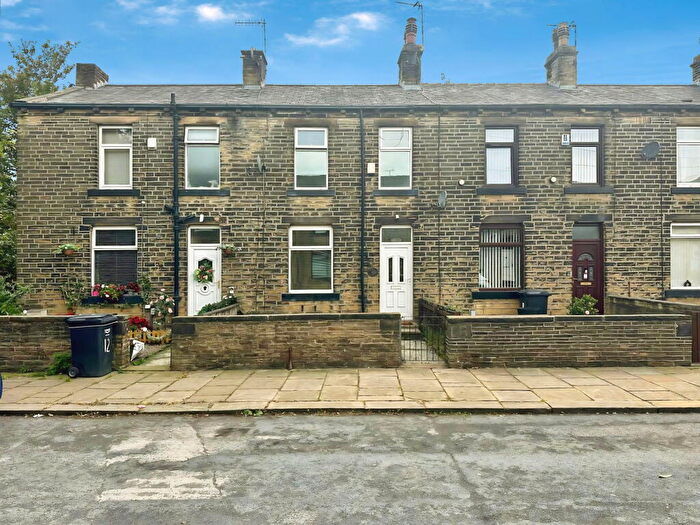 3 Bedroom Terraced House For Sale In Chester Street, Halifax, HX3