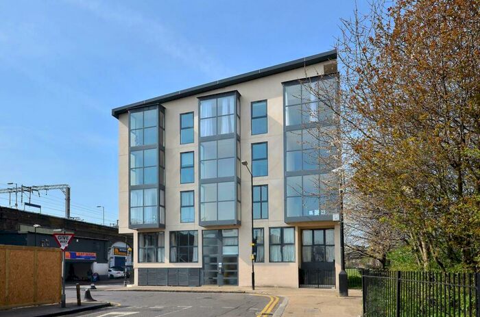 1 Bedroom Flat To Rent In Brady Street, , Bethnal Green, London, E1