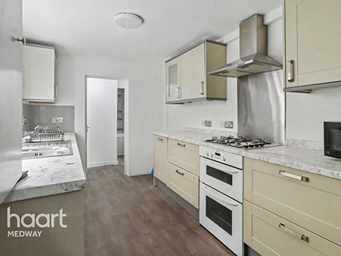 3 Bedroom Terraced House To Rent In Cornwall Road, Gillingham, ME7