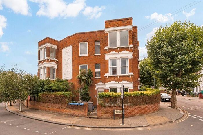 3 Bedroom Flat For Sale In St Johns Avenue, Harlesden, NW10