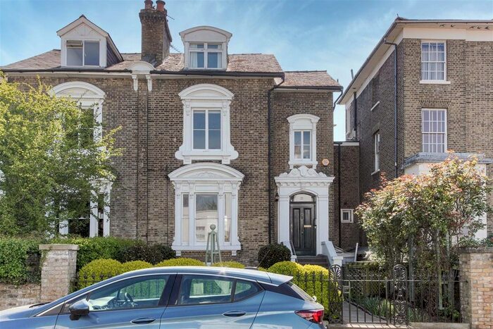 1 Bedroom Flat To Rent In Tollington Park, London, N4