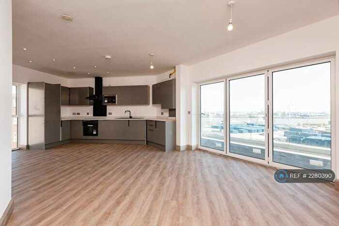 2 Bedroom Flat To Rent In Northfleet, Dartford - Kent, DA11