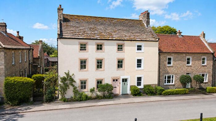 6 Bedroom Semi-Detached House For Sale In South Green, Staindrop, DL2