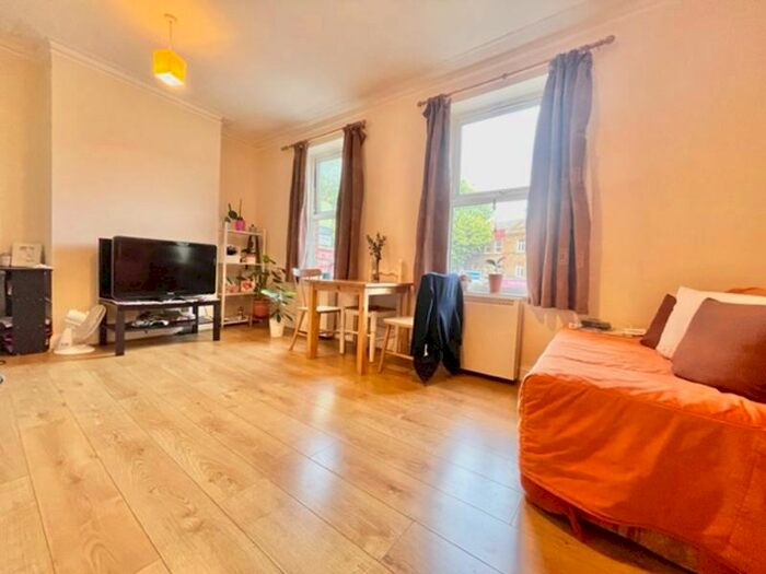 1 Bedroom Flat To Rent In Tower Bridge Road, London, SE1