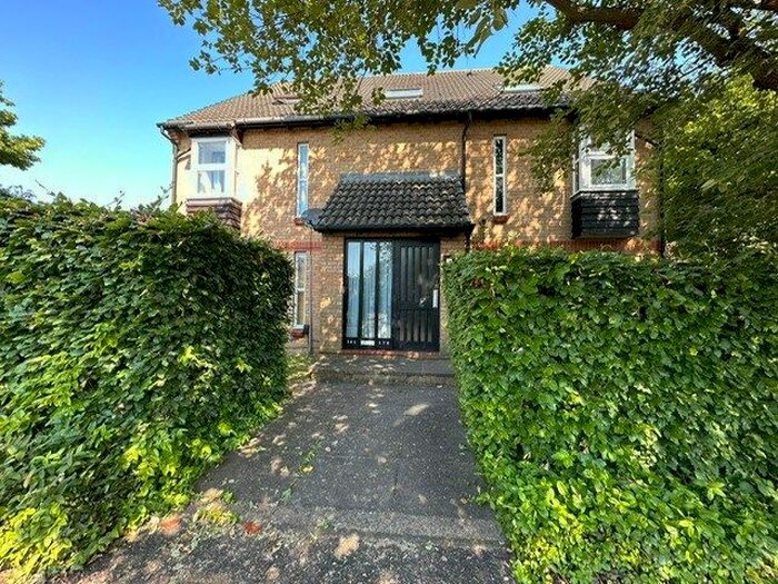 Studio To Rent In Cobb Close, Datchet, Slough, SL3