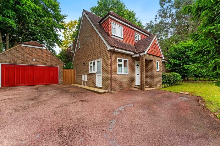 3 Bedroom Detached House For Sale In Tollhouse Lane, South Wallington, SM6