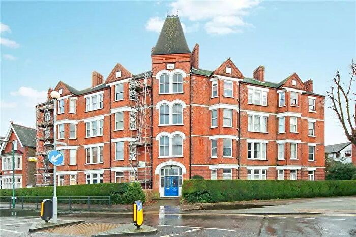 3 Bedroom Apartment To Rent In Avenue Mansions, St Pauls Avenue, London, NW2