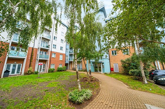 1 Bedroom Flat For Sale In Foundry Court, Mill Street, Slough, SL2