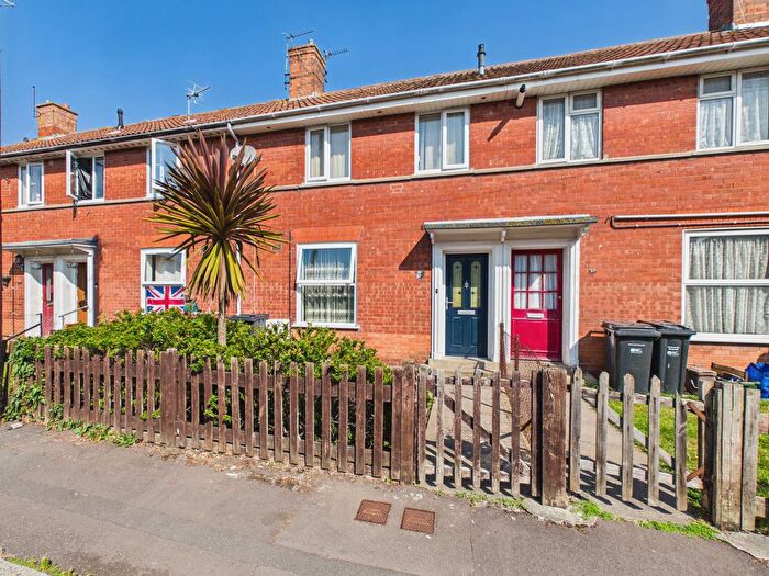 3 Bedroom Terraced House For Sale In Berrydale Avenue, Bridgwater, TA6