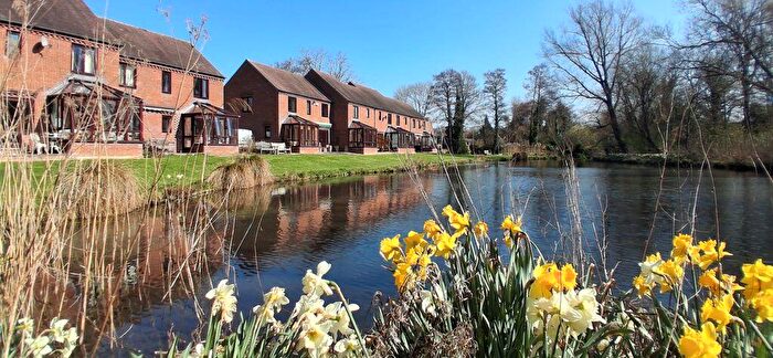 2 Bedroom Cottage For Sale In Bearwater, Charnham Street, Hungerford, RG17