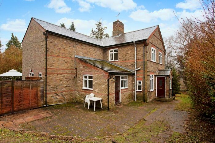 2 Bedroom Cottage To Rent In Croxley Green, Rickmansworth, WD3