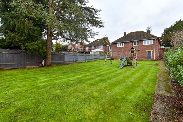 3 Bedroom Detached Bungalow For Sale In Chapel Street, East Malling, West Malling, Kent, ME19