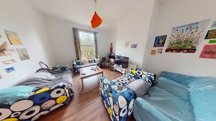 10 Bedroom Terraced House To Rent In Midland Road, Hyde Park, Leeds, LS6