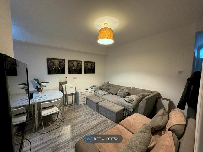 4 Bedroom Terraced House To Rent In Moseley Road, Fallowfield, Manchester, M14