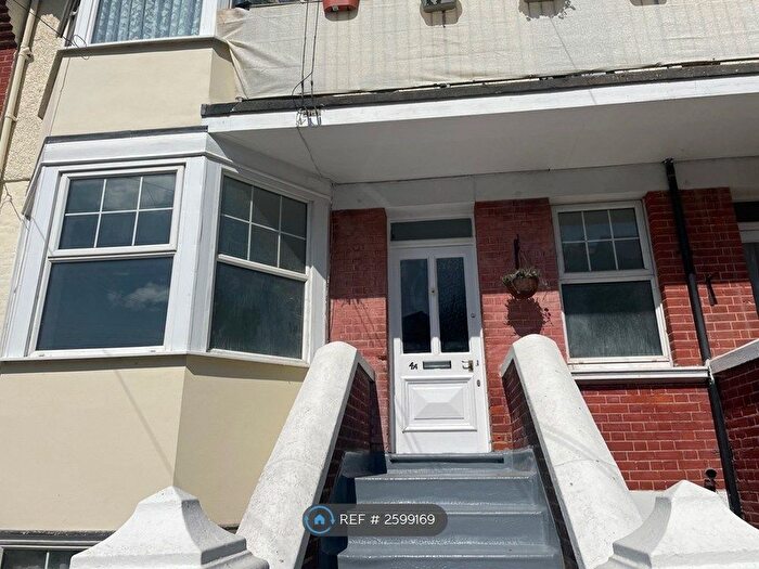3 Bedroom Flat To Rent In Castledown Avenue, Hastings, TN34