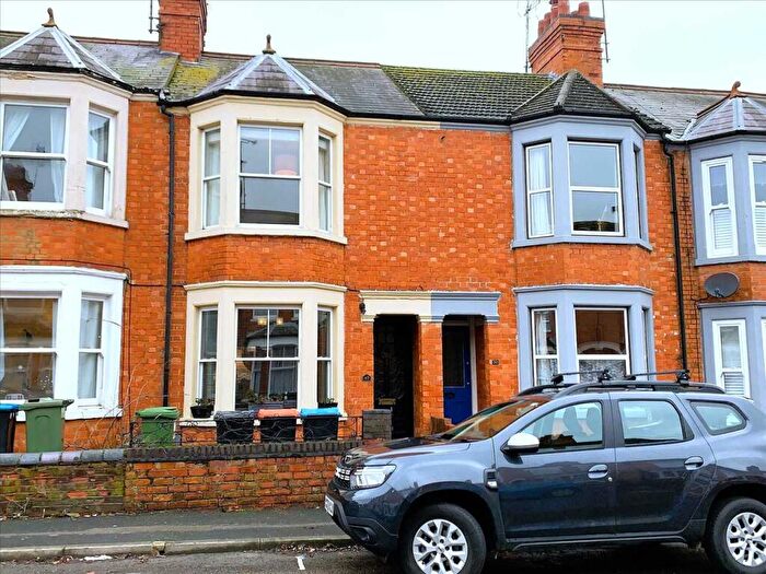 2 Bedroom Terraced House For Sale In Peel Road, Wolverton, Milton Keynes, MK12