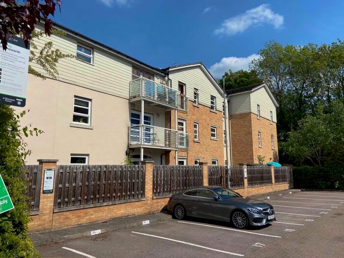 1 Bedroom Flat To Rent In The Quadrant, Rickmansworth, WD3