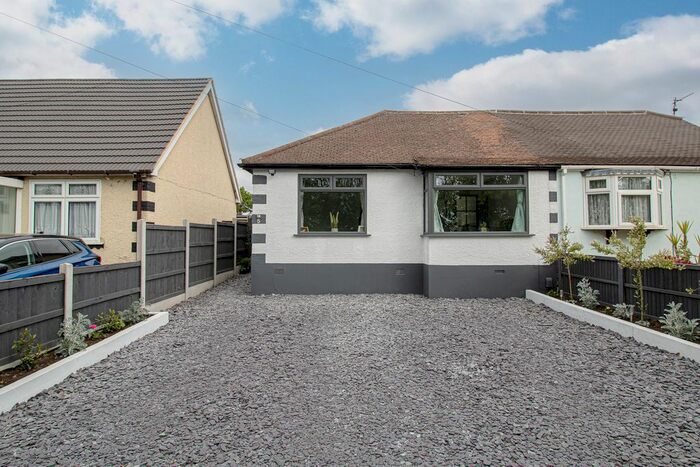 2 Bedroom Bungalow To Rent In The Meads, Basildon, SS16