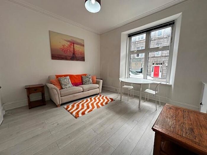 1 Bedroom Flat To Rent In Wallfield Place, Aberdeen, AB25