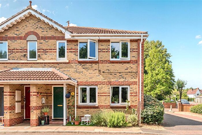 2 Bedroom Maisonette For Sale In Mountbatten Gardens, Beckenham, BR3