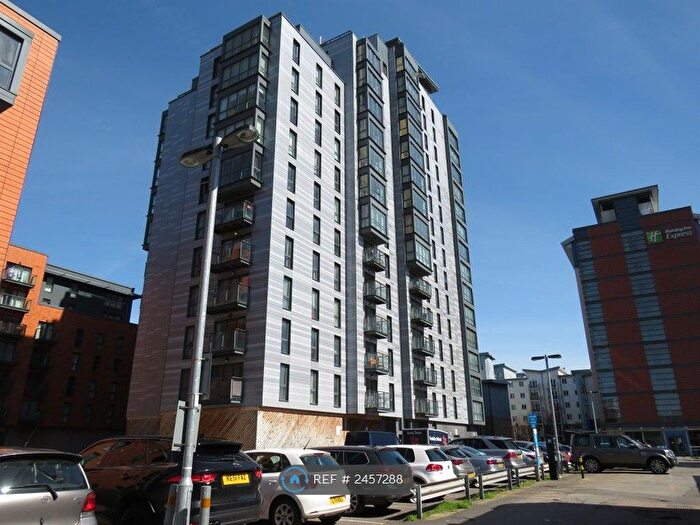 2 Bedroom Flat To Rent In Railway Terrace, Slough, SL2