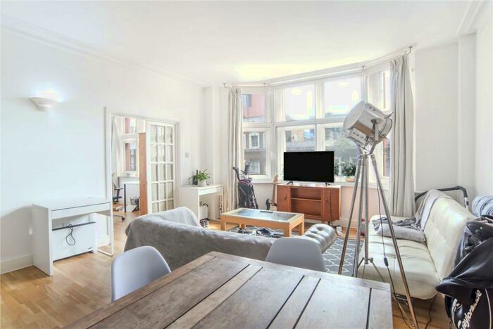 3 Bedroom Apartment To Rent In City Road, London, EC1V