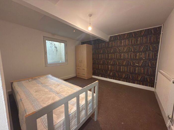 2 Bedroom Flat To Rent In Victoria Street, LU6