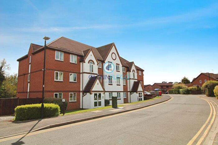 2 Bedroom Apartment To Rent In Littlebrook Avenue, Burnham, SL2