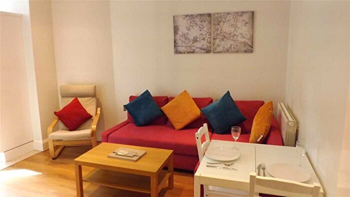 2 Bedroom Flat To Rent In Creffield Road, Ealing, Ealing, London, W5