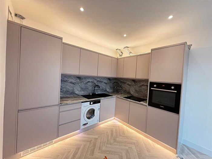 2 Bedroom Apartment To Rent In Brand New Two Bedroom- Black Lake, West Bromwich, B70