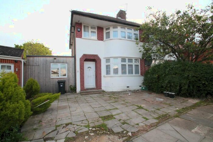 3 Bedroom Semi-Detached House To Rent In Merlin Grove, Chigwell, Essex, IG6