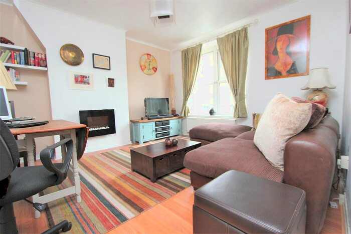 2 Bedroom Flat To Rent In Coltman House, Welland Street, London, SE10