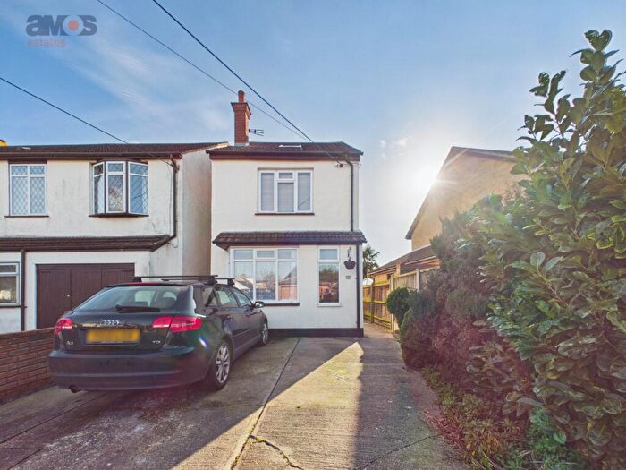 3 Bedroom Detached House For Sale In Homestead Gardens, Hadleigh, Essex, SS7