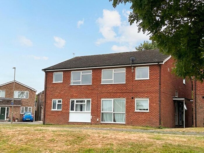 2 Bedroom Flat For Sale In Denbigh Road, Thame, OX9