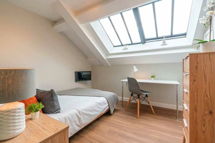 6 Bedroom House To Rent In Jesmond Road, Newcastle Upon Tyne, NE2