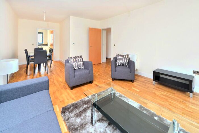 3 Bedroom Flat To Rent In Lake House, Finsbury Park, N4