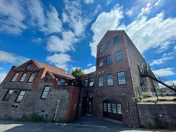 2 Bedroom Flat To Rent In Church Road, Kingswood, Bristol, BS15