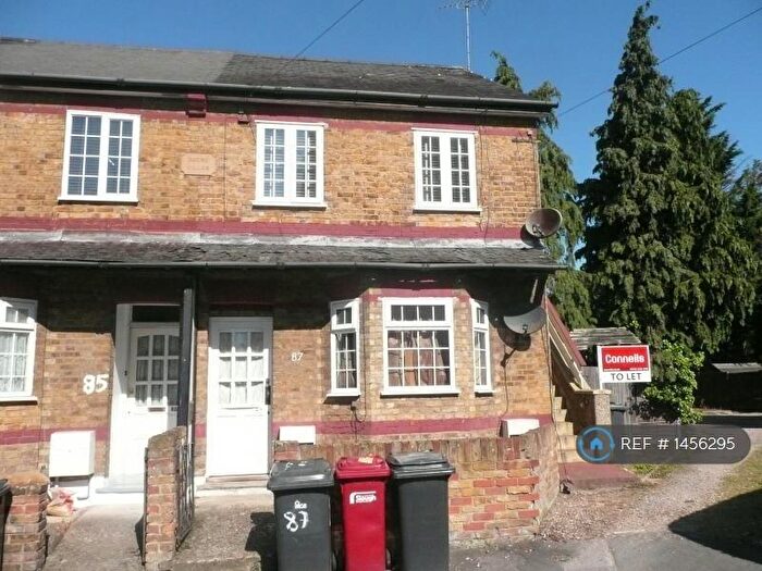 2 Bedroom Maisonette To Rent In The Crescent, Slough, SL1