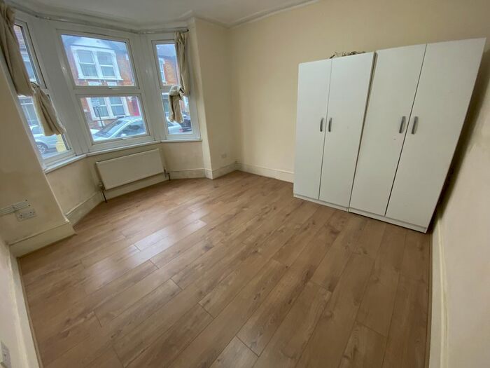 4 Bedroom Terraced House To Rent In Standard Road, Hounslow, TW4