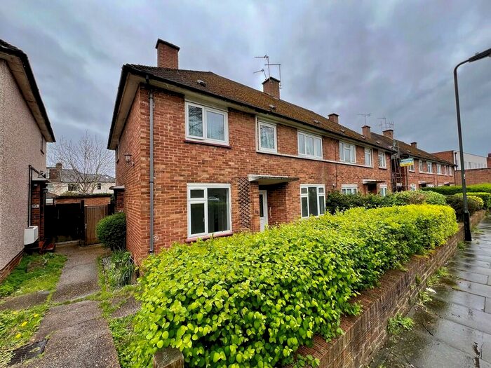 2 Bedroom Ground Maisonette To Rent In Whittington Way, Pinner, HA5
