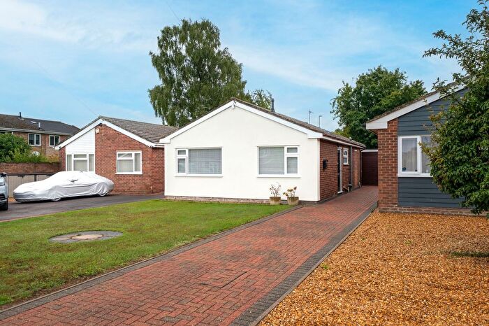 2 Bedroom Detached Bungalow For Sale In Tythe Piece, Fenstanton, PE28