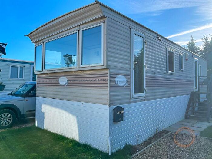 2 Bedroom Detached House To Rent In Clay Lake, Spalding, PE12