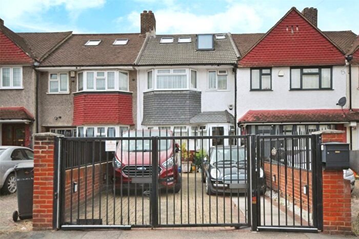 4 Bedroom Terraced House For Sale In Longhill Road, London, SE6