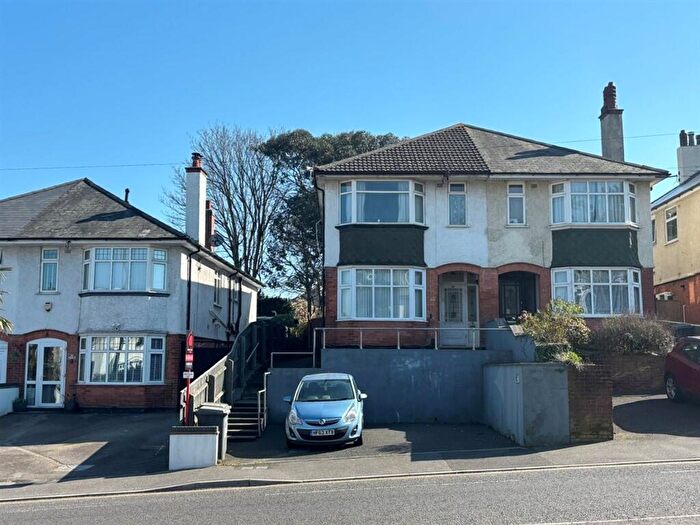2 Bedroom Flat For Sale In Christchurch Road, Bournemouth, BH7