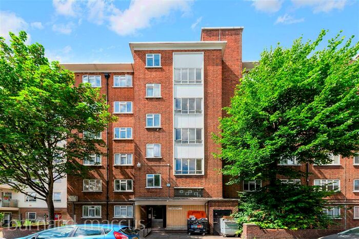 4 Bedroom Flat To Rent In Ravenet Street, London, SW11